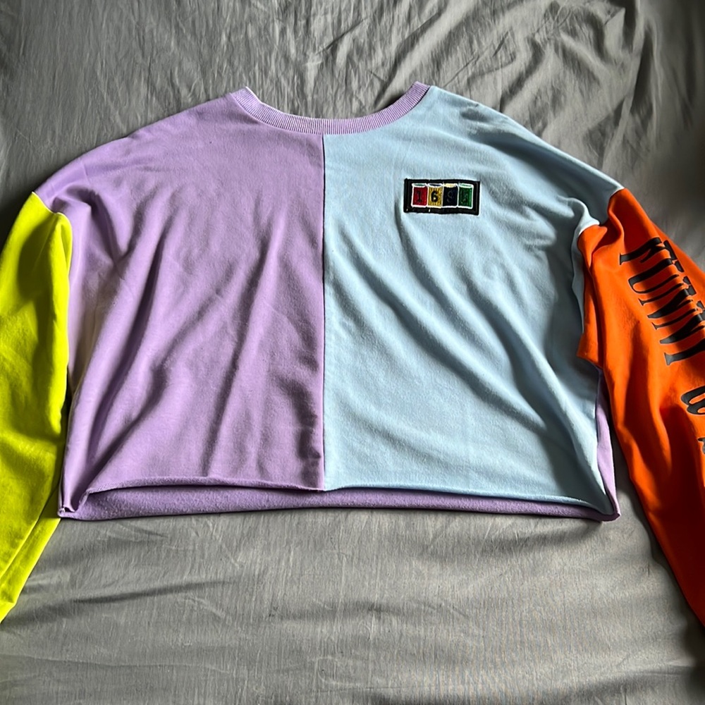 Long sleeve crop top
